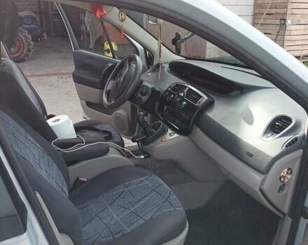 Серый Рено Сценик, объемом двигателя 1.5 л и пробегом 290 тыс. км за 4000 $, фото 5 на Automoto.ua