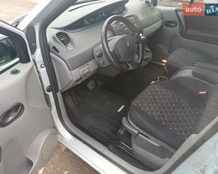 Серый Рено Сценик, объемом двигателя 1.6 л и пробегом 254 тыс. км за 4000 $, фото 11 на Automoto.ua
