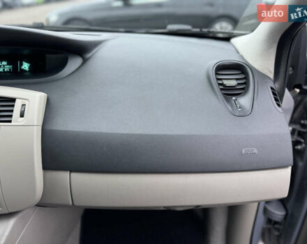 Сірий Рено Сценік, об'ємом двигуна 1.6 л та пробігом 118 тис. км за 6300 $, фото 62 на Automoto.ua