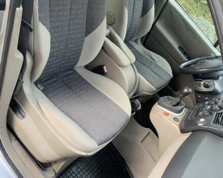 Серый Рено Сценик, объемом двигателя 1.6 л и пробегом 300 тыс. км за 2950 $, фото 10 на Automoto.ua