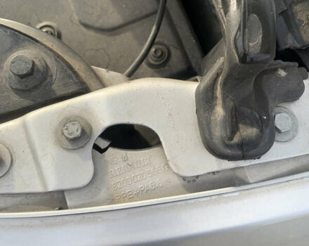 Серый Рено Сценик, объемом двигателя 1.6 л и пробегом 300 тыс. км за 2950 $, фото 23 на Automoto.ua