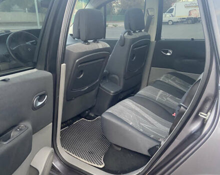 Серый Рено Сценик, объемом двигателя 1.6 л и пробегом 279 тыс. км за 5250 $, фото 11 на Automoto.ua