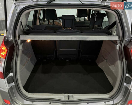 Серый Рено Сценик, объемом двигателя 2 л и пробегом 167 тыс. км за 5888 $, фото 27 на Automoto.ua