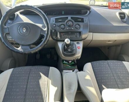 Серый Рено Сценик, объемом двигателя 1.6 л и пробегом 250 тыс. км за 4700 $, фото 10 на Automoto.ua