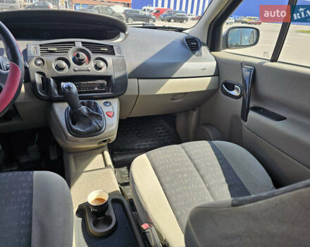 Серый Рено Сценик, объемом двигателя 1.6 л и пробегом 230 тыс. км за 5300 $, фото 13 на Automoto.ua