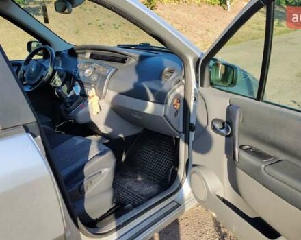 Серый Рено Сценик, объемом двигателя 1.6 л и пробегом 240 тыс. км за 5299 $, фото 2 на Automoto.ua