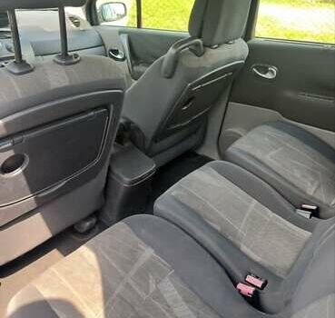 Серый Рено Сценик, объемом двигателя 1.9 л и пробегом 300 тыс. км за 3300 $, фото 6 на Automoto.ua