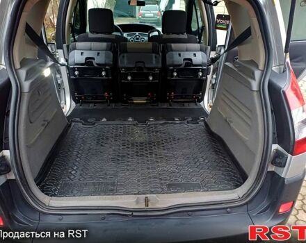 Серый Рено Сценик, объемом двигателя 1.6 л и пробегом 305 тыс. км за 4300 $, фото 11 на Automoto.ua