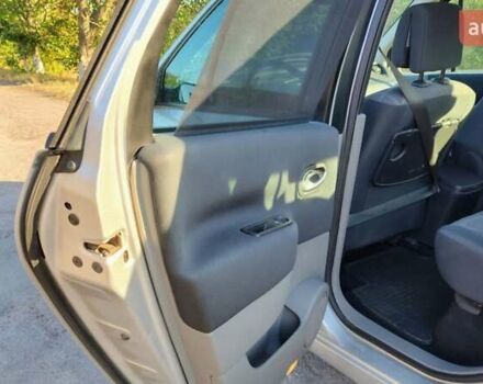 Серый Рено Сценик, объемом двигателя 1.6 л и пробегом 240 тыс. км за 5299 $, фото 13 на Automoto.ua