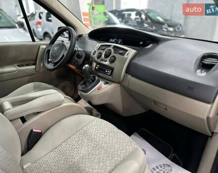 Серый Рено Сценик, объемом двигателя 1.56 л и пробегом 175 тыс. км за 5699 $, фото 14 на Automoto.ua