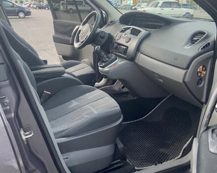 Серый Рено Сценик, объемом двигателя 1.6 л и пробегом 279 тыс. км за 5250 $, фото 13 на Automoto.ua