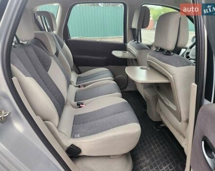 Серый Рено Сценик, объемом двигателя 1.6 л и пробегом 190 тыс. км за 4800 $, фото 11 на Automoto.ua