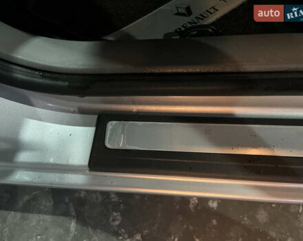 Серый Рено Сценик, объемом двигателя 2 л и пробегом 167 тыс. км за 5888 $, фото 48 на Automoto.ua