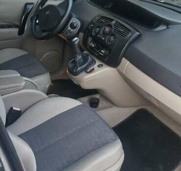 Серый Рено Сценик, объемом двигателя 1.6 л и пробегом 192 тыс. км за 4700 $, фото 10 на Automoto.ua