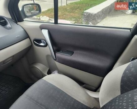 Серый Рено Сценик, объемом двигателя 1.6 л и пробегом 190 тыс. км за 4800 $, фото 24 на Automoto.ua