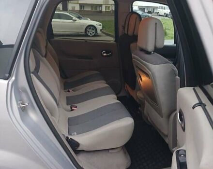 Серый Рено Сценик, объемом двигателя 1.5 л и пробегом 300 тыс. км за 4000 $, фото 9 на Automoto.ua