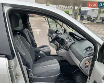 Серый Рено Сценик, объемом двигателя 1.9 л и пробегом 295 тыс. км за 4400 $, фото 13 на Automoto.ua