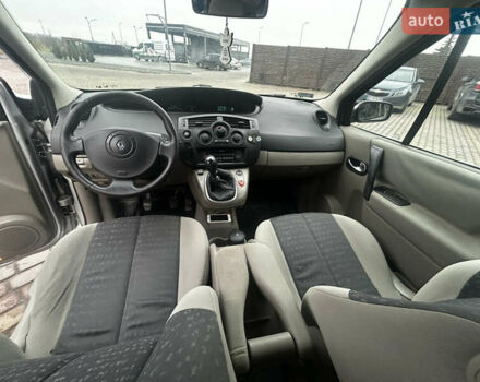 Серый Рено Сценик, объемом двигателя 1.6 л и пробегом 365 тыс. км за 2999 $, фото 11 на Automoto.ua