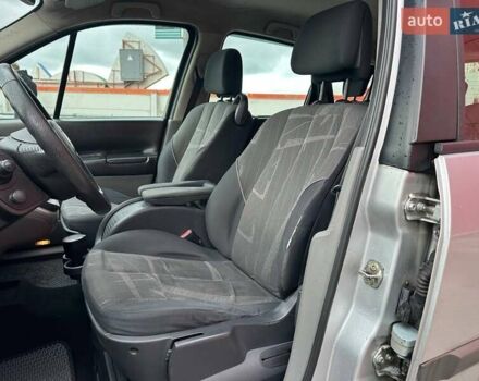 Серый Рено Сценик, объемом двигателя 1.46 л и пробегом 302 тыс. км за 4990 $, фото 7 на Automoto.ua