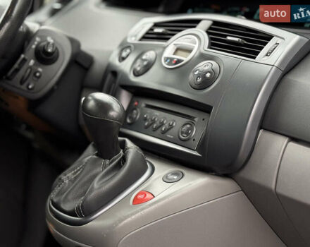 Серый Рено Сценик, объемом двигателя 1.6 л и пробегом 129 тыс. км за 5300 $, фото 43 на Automoto.ua