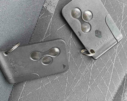 Серый Рено Сценик, объемом двигателя 1.9 л и пробегом 295 тыс. км за 4400 $, фото 16 на Automoto.ua