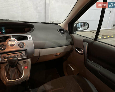 Серый Рено Сценик, объемом двигателя 2 л и пробегом 167 тыс. км за 5888 $, фото 38 на Automoto.ua