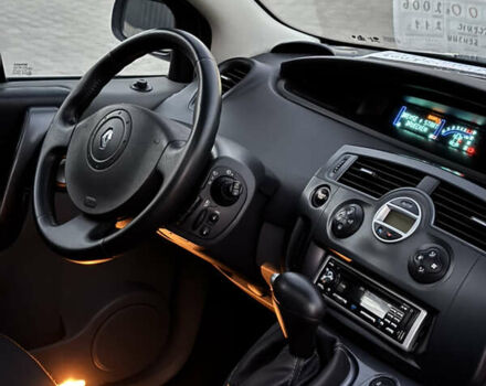 Серый Рено Сценик, объемом двигателя 1.6 л и пробегом 211 тыс. км за 6000 $, фото 15 на Automoto.ua