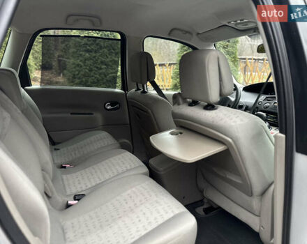 Серый Рено Сценик, объемом двигателя 1.6 л и пробегом 237 тыс. км за 4850 $, фото 37 на Automoto.ua