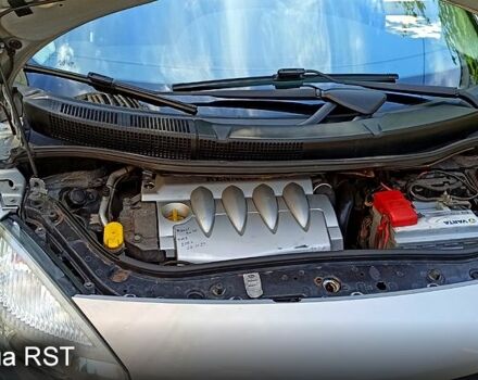 Серый Рено Сценик, объемом двигателя 1.6 л и пробегом 237 тыс. км за 5200 $, фото 7 на Automoto.ua