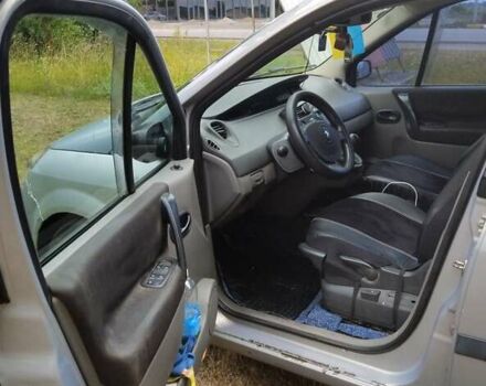 Серый Рено Сценик, объемом двигателя 1.6 л и пробегом 180 тыс. км за 3300 $, фото 5 на Automoto.ua