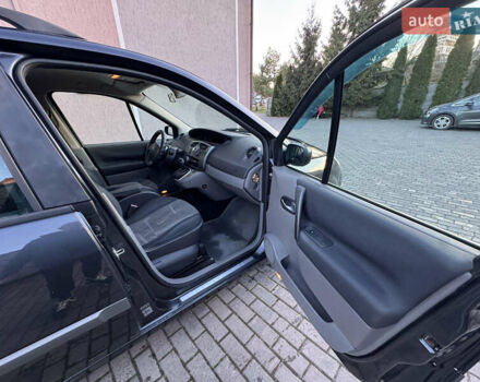 Рено Сценик 2006 в Львове на Automoto.ua Серый Рено Сценик, объемом двигателя 2 л и пробегом 179 тыс. км за 4700 $, фото 14 на Automoto.ua