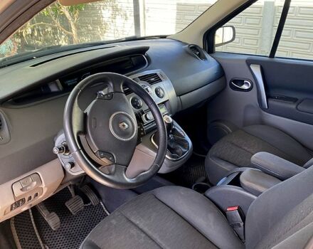 Рено Сценик 2006 в Александрие на Automoto.ua Серый Рено Сценик, объемом двигателя 2 л и пробегом 173 тыс. км за 6700 $, фото 6 на Automoto.ua