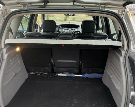 Серый Рено Сценик, объемом двигателя 1.6 л и пробегом 178 тыс. км за 5000 $, фото 2 на Automoto.ua