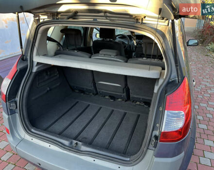 Рено Сценік 2006 у Хмельницькому на Automoto.ua Сірий Рено Сценік, об'ємом двигуна 2 л та пробігом 236 тис. км за 5800 $, фото 18 на Automoto.ua