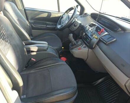 Серый Рено Сценик, объемом двигателя 1.6 л и пробегом 227 тыс. км за 5400 $, фото 4 на Automoto.ua