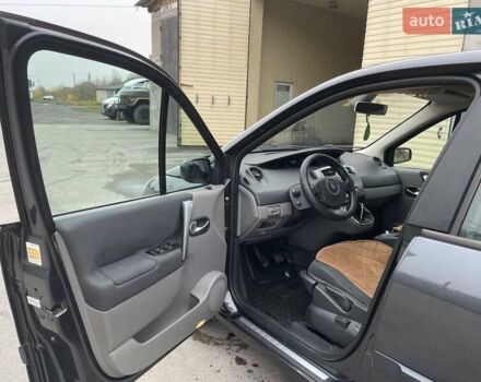 Серый Рено Сценик, объемом двигателя 2 л и пробегом 236 тыс. км за 6650 $, фото 2 на Automoto.ua