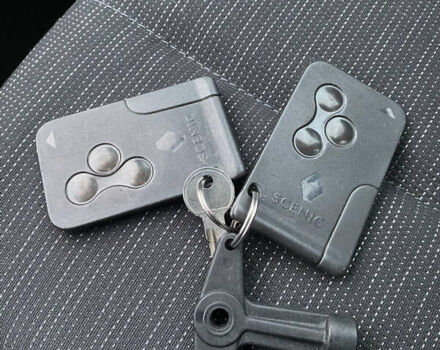 Серый Рено Сценик, объемом двигателя 1.6 л и пробегом 120 тыс. км за 6200 $, фото 30 на Automoto.ua