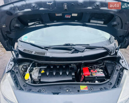 Серый Рено Сценик, объемом двигателя 1.6 л и пробегом 215 тыс. км за 5100 $, фото 27 на Automoto.ua