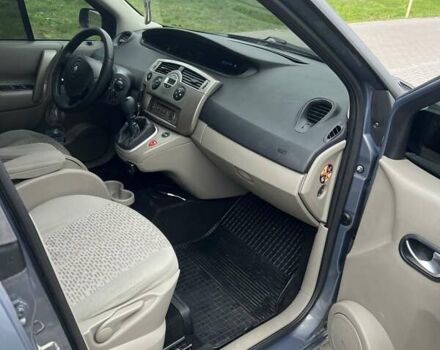 Серый Рено Сценик, объемом двигателя 1.46 л и пробегом 300 тыс. км за 4600 $, фото 11 на Automoto.ua