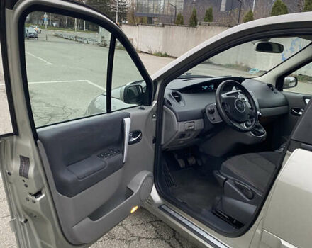 Серый Рено Сценик, объемом двигателя 1.6 л и пробегом 120 тыс. км за 6200 $, фото 8 на Automoto.ua