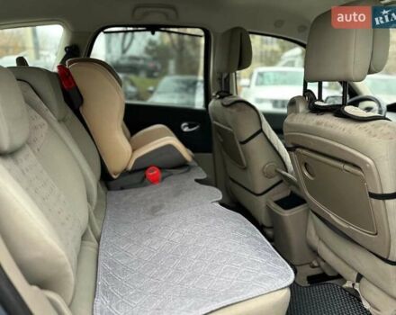 Серый Рено Сценик, объемом двигателя 1.5 л и пробегом 265 тыс. км за 5790 $, фото 10 на Automoto.ua