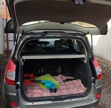 Серый Рено Сценик, объемом двигателя 1.6 л и пробегом 236 тыс. км за 5000 $, фото 18 на Automoto.ua