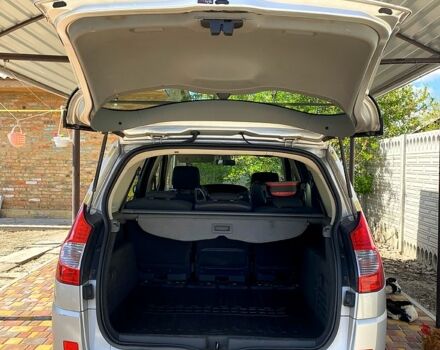 Рено Сценик 2006 в Александрие на Automoto.ua Серый Рено Сценик, объемом двигателя 2 л и пробегом 173 тыс. км за 6700 $, фото 5 на Automoto.ua