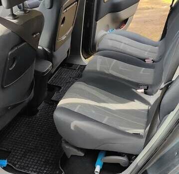 Серый Рено Сценик, объемом двигателя 2 л и пробегом 265 тыс. км за 5000 $, фото 10 на Automoto.ua