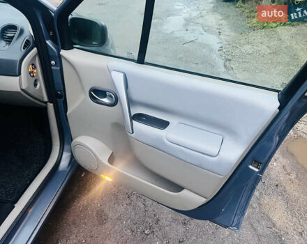 Серый Рено Сценик, объемом двигателя 1.6 л и пробегом 215 тыс. км за 5100 $, фото 20 на Automoto.ua