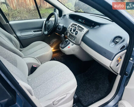 Серый Рено Сценик, объемом двигателя 1.6 л и пробегом 215 тыс. км за 5100 $, фото 19 на Automoto.ua