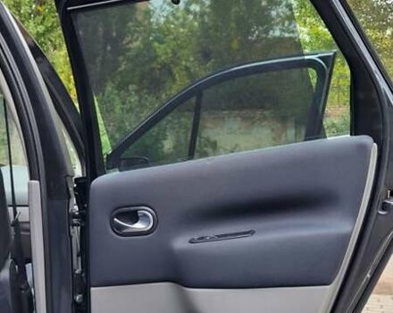 Серый Рено Сценик, объемом двигателя 1.6 л и пробегом 212 тыс. км за 5250 $, фото 19 на Automoto.ua