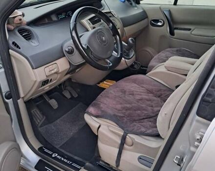 Серый Рено Сценик, объемом двигателя 1.6 л и пробегом 322 тыс. км за 5200 $, фото 1 на Automoto.ua