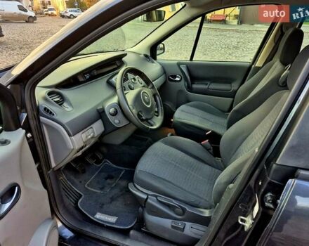 Серый Рено Сценик, объемом двигателя 1.6 л и пробегом 200 тыс. км за 4650 $, фото 11 на Automoto.ua