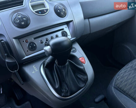 Серый Рено Сценик, объемом двигателя 2 л и пробегом 176 тыс. км за 6399 $, фото 63 на Automoto.ua